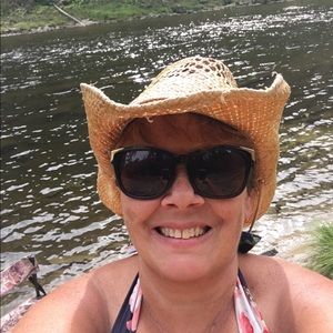 Meet your Posher, Cindy